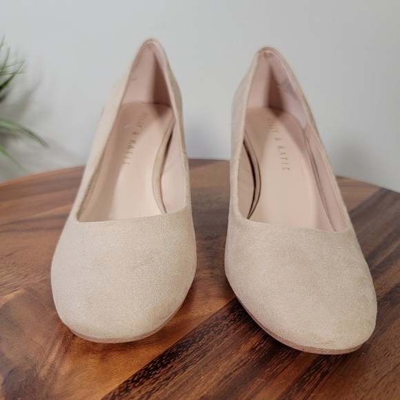 Kelly & Katie Liya Beige Block Heel Pumps Size 6.5 - Picture 9 of 17